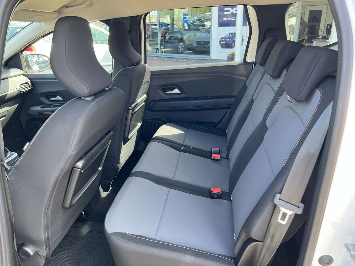 Fahrzeugbild eines Dacia Jogger