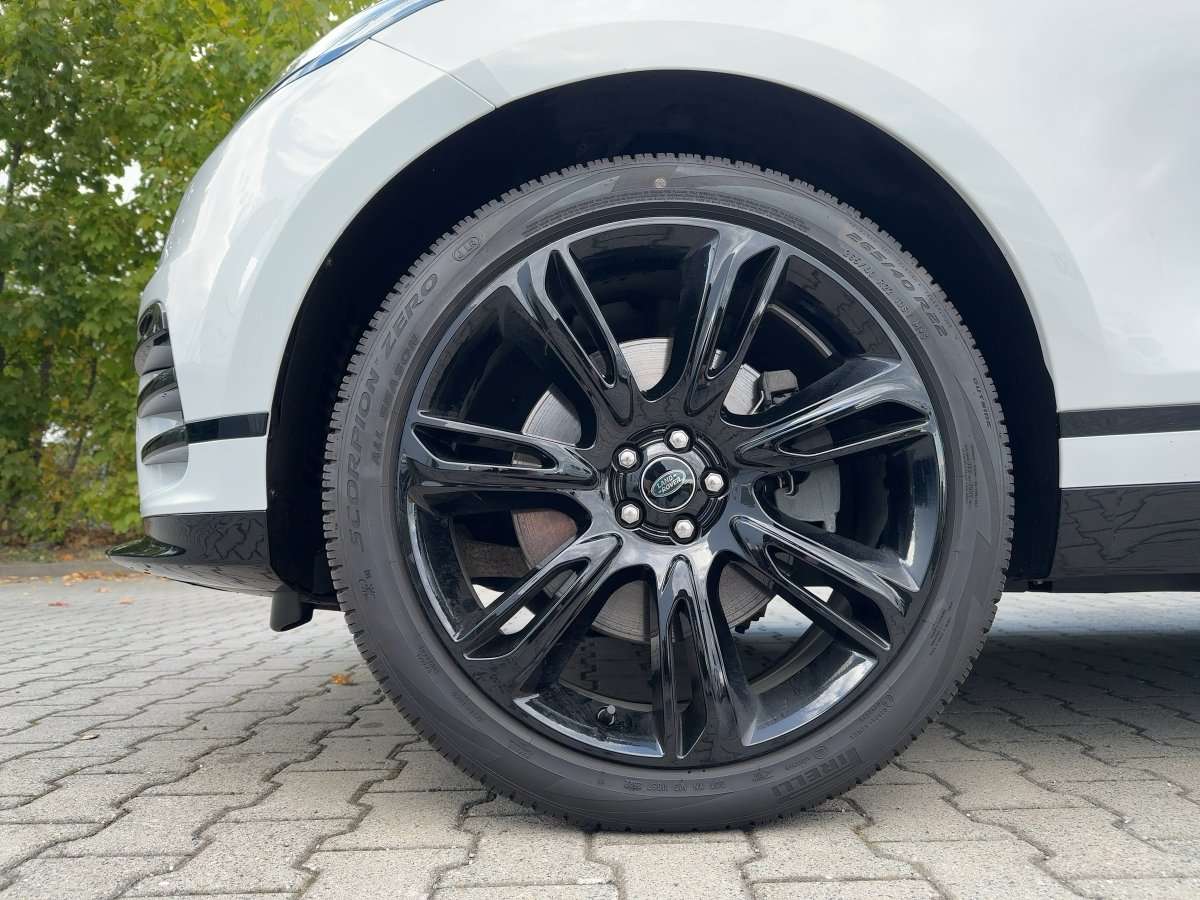 Fahrzeugbild eines Land Rover Range Rover Velar