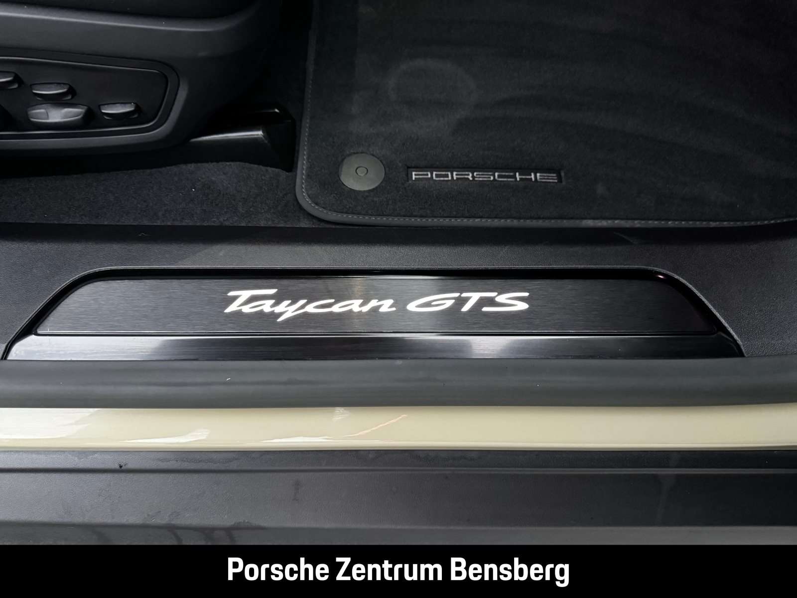 Fahrzeugbild eines Porsche Taycan