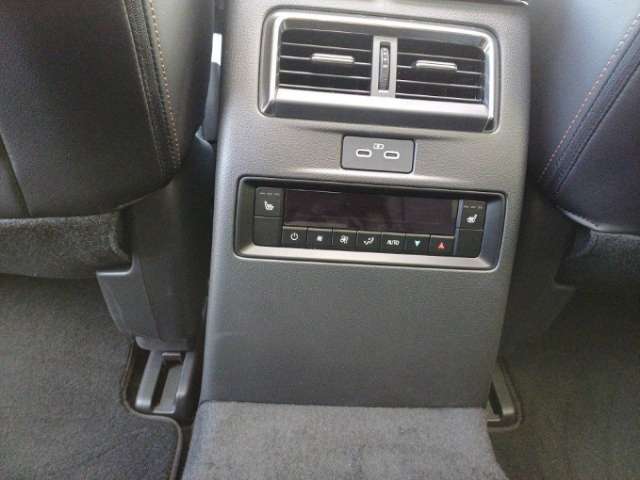 Fahrzeugbild eines Mazda CX-80