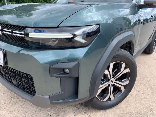 Fahrzeugbild eines Dacia Bigster
