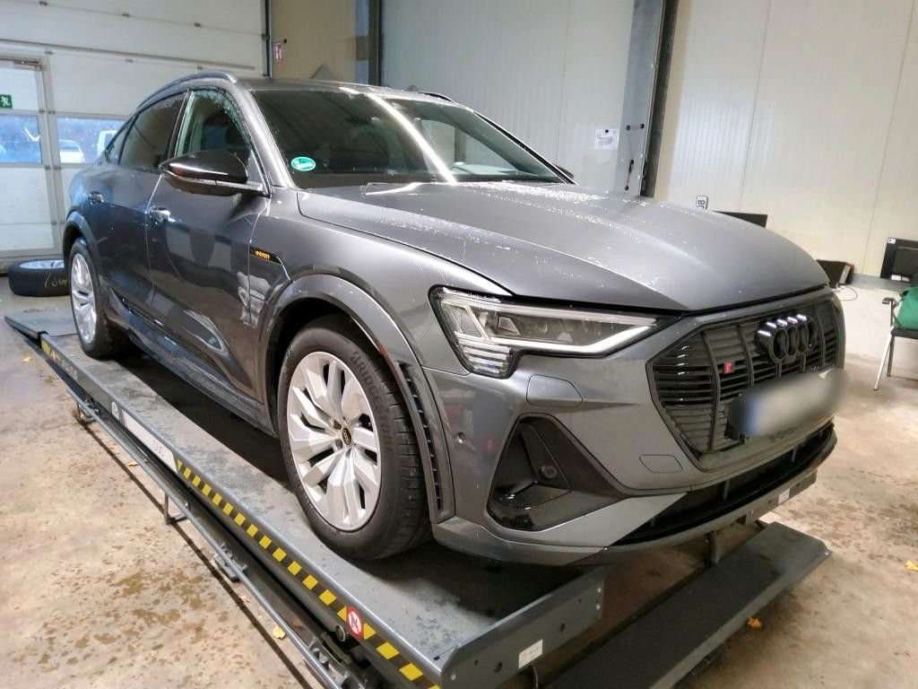 Fahrzeugbild eines Audi e-tron