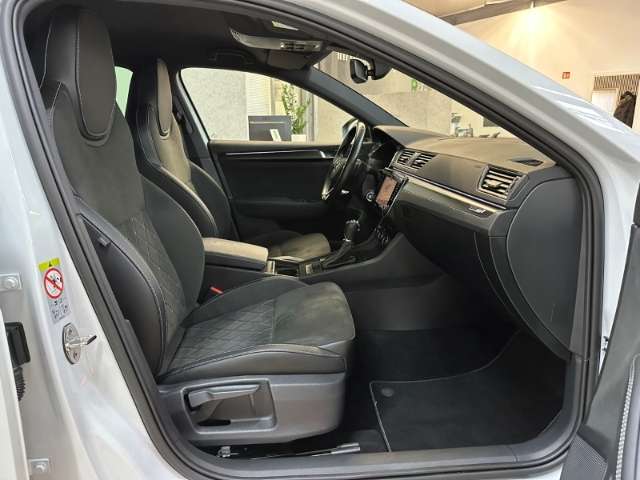 Fahrzeugbild eines Skoda Superb