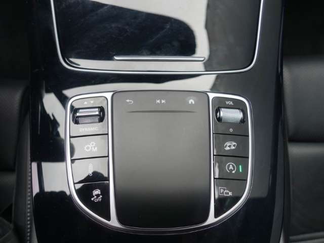 Fahrzeugbild eines Mercedes-Benz E-Klasse