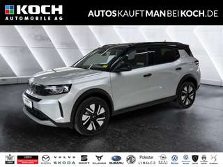 Schräge Frontansicht auf einen Opel Frontera , freigestellt