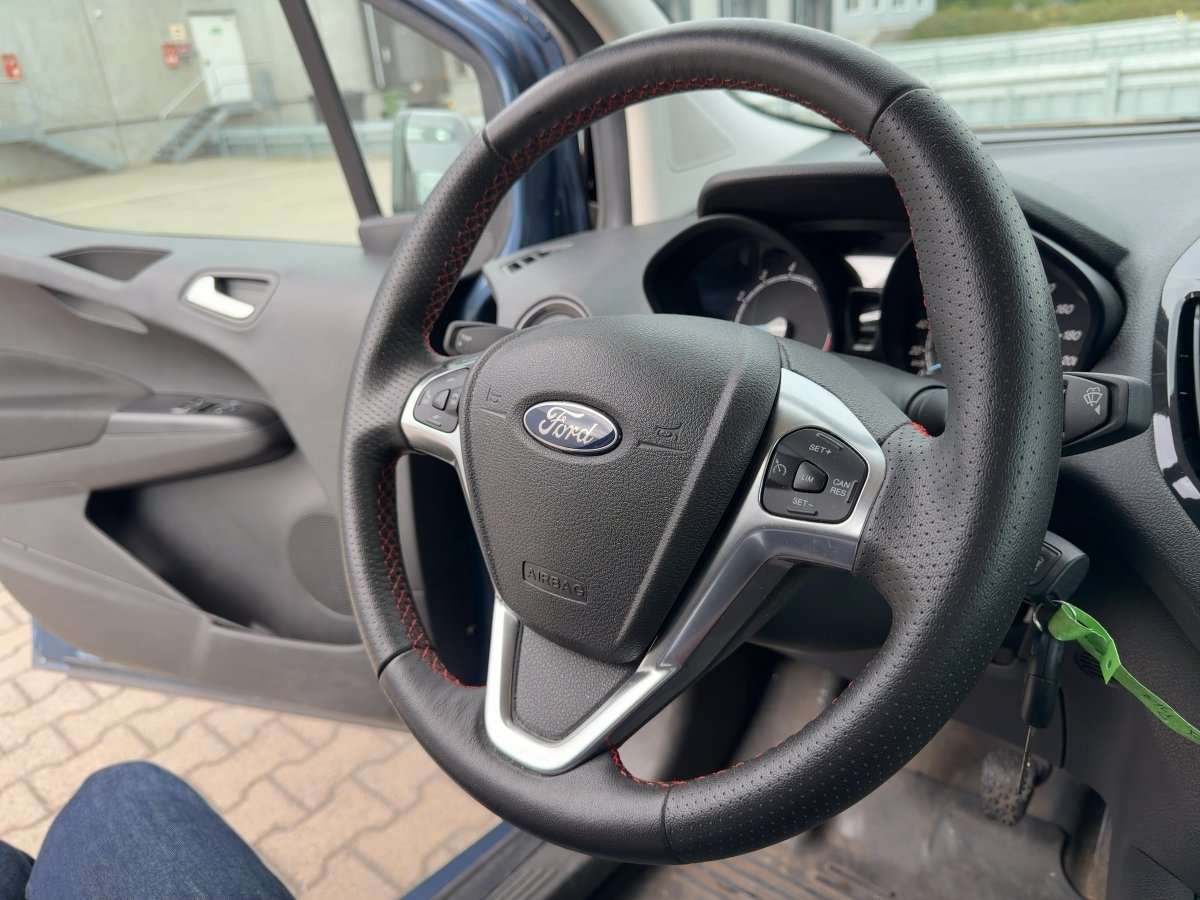 Fahrzeugbild eines Ford Transit Courier