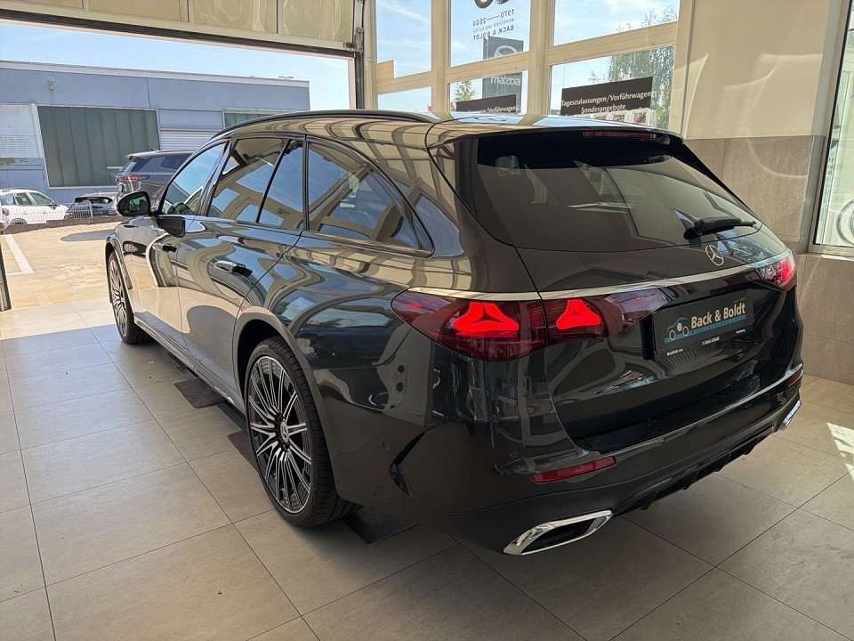 Fahrzeugbild eines Mercedes-Benz E-Klasse