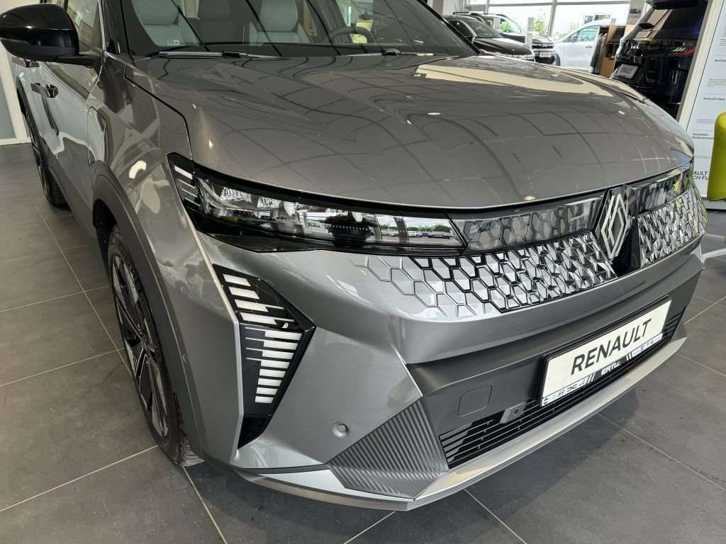 Fahrzeugbild eines Renault Scenic E-TECH