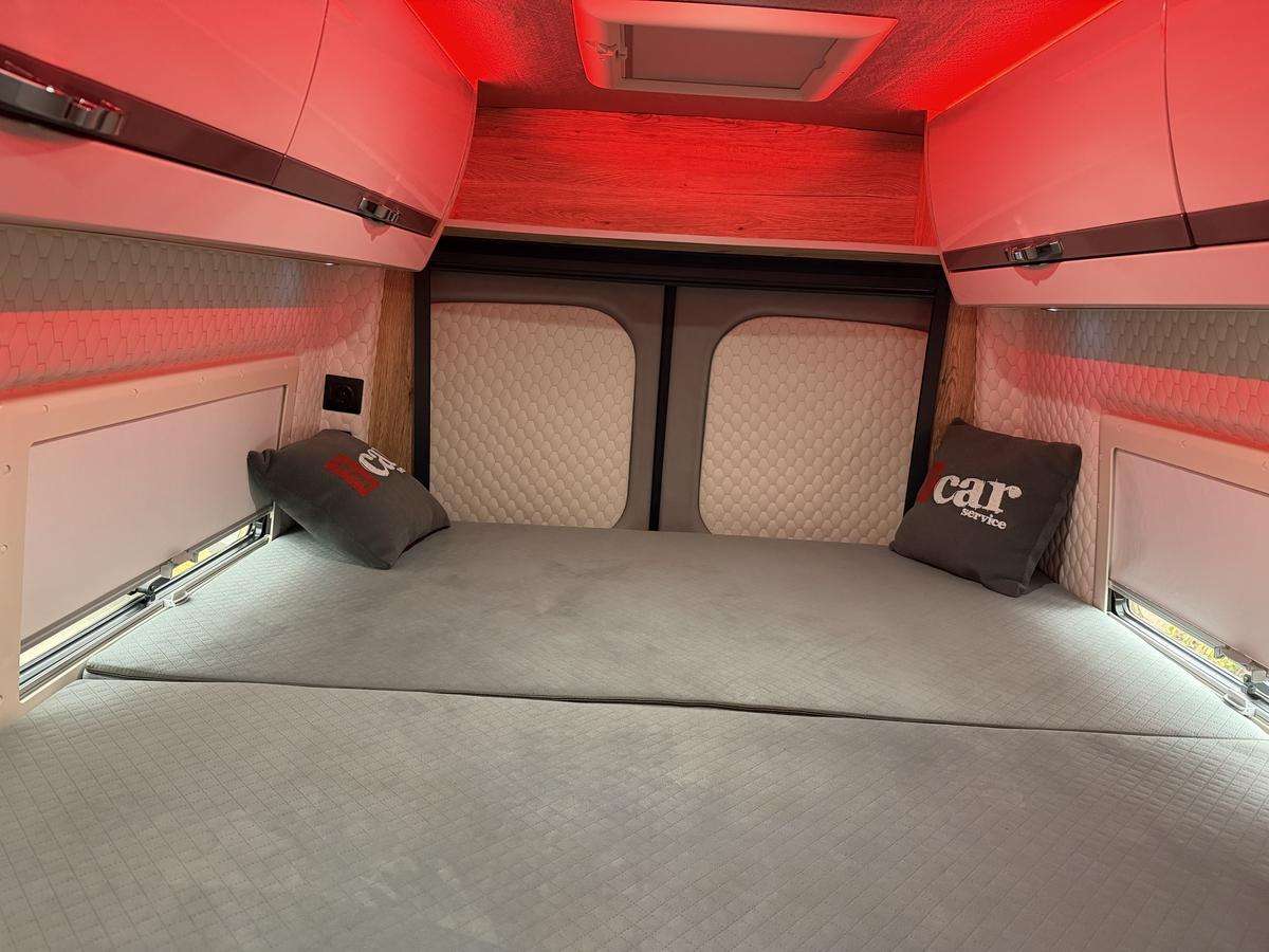 Fahrzeugbild eines Mercedes-Benz Sprinter