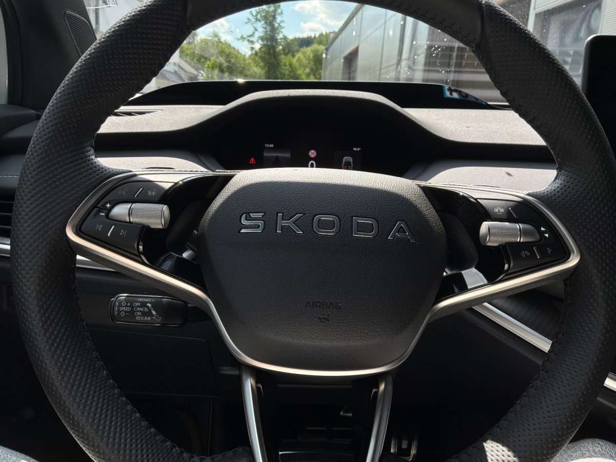 Fahrzeugbild eines Skoda ELROQ