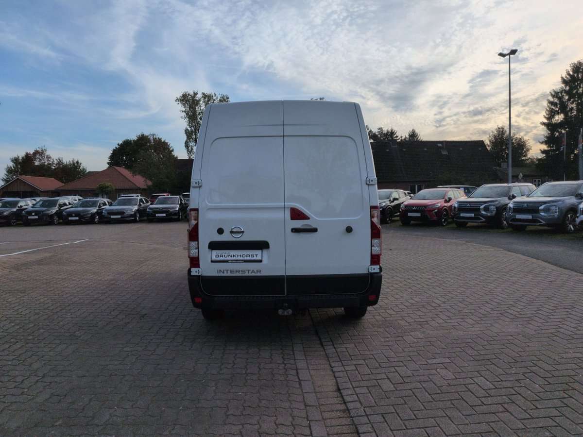 Fahrzeugbild eines Nissan Interstar