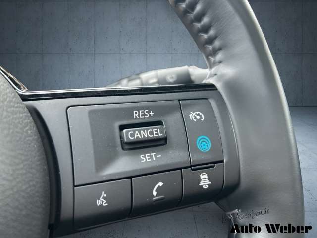 Fahrzeugbild eines Nissan X-TRAIL