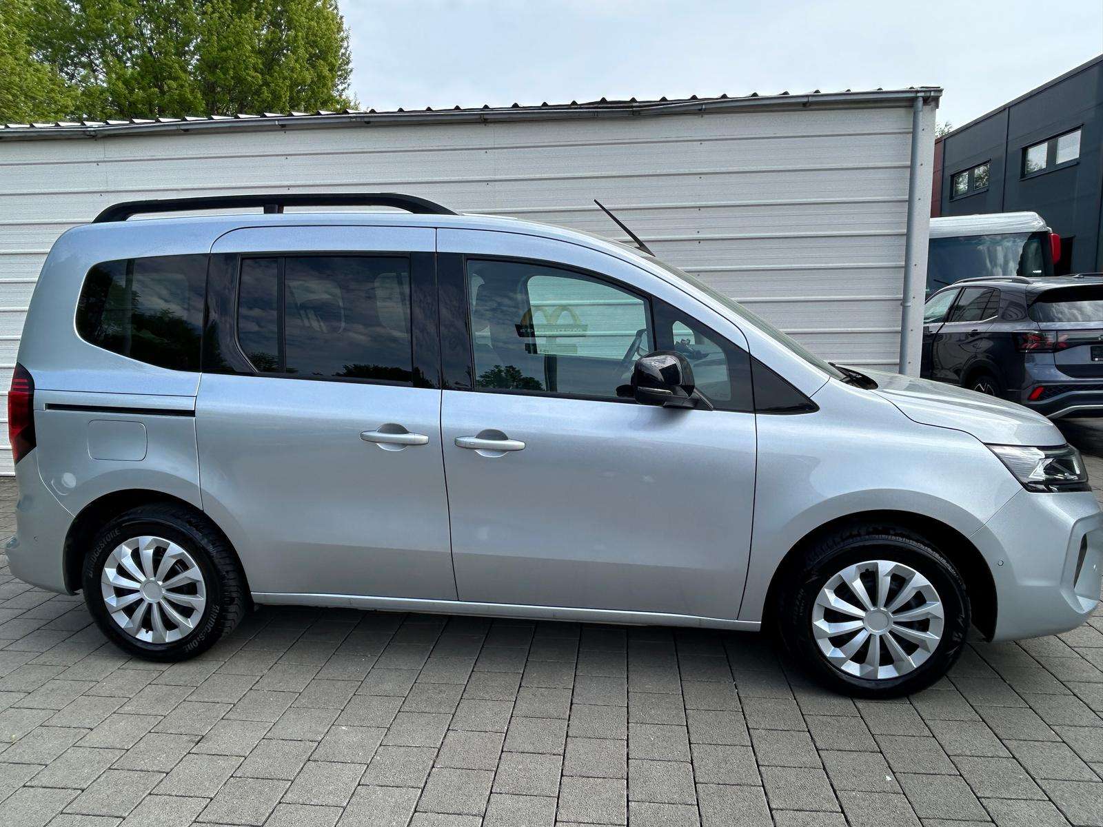 Fahrzeugbild eines Nissan Townstar