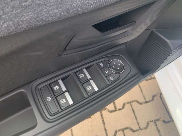 Fahrzeugbild eines Renault Clio