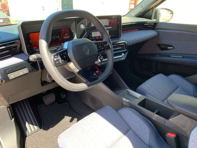 Fahrzeugbild eines Renault 4 E-TECH