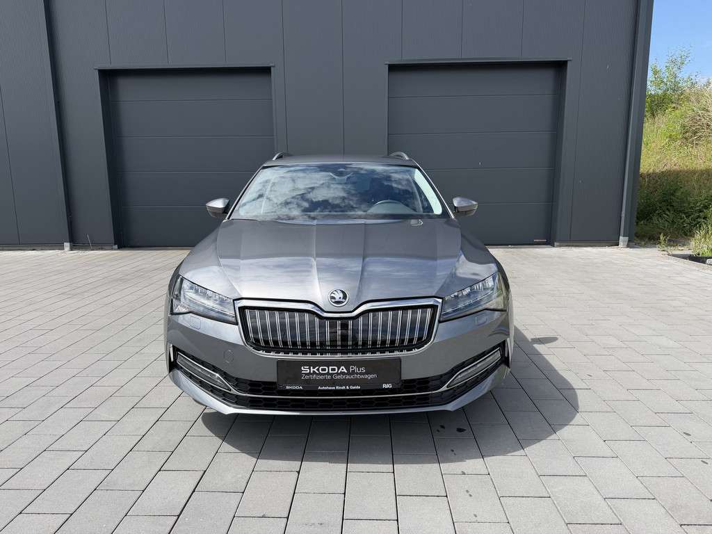 Fahrzeugbild eines Skoda Superb