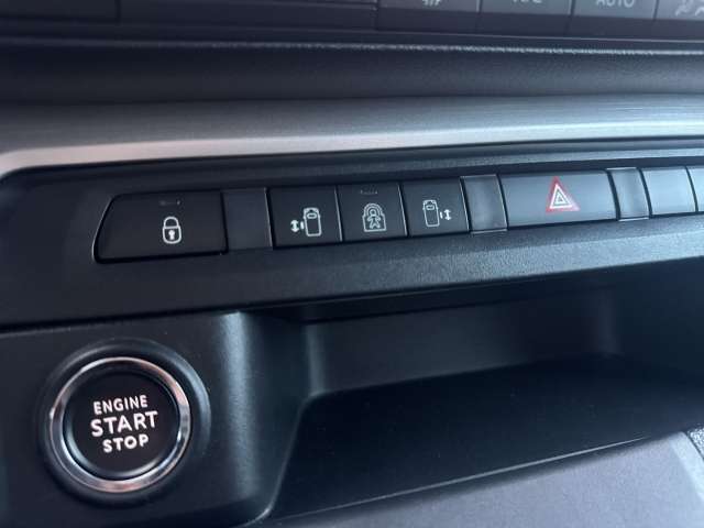 Fahrzeugbild eines Opel Zafira Life