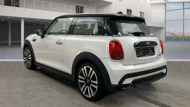 Fahrzeugbild eines MINI COOPER