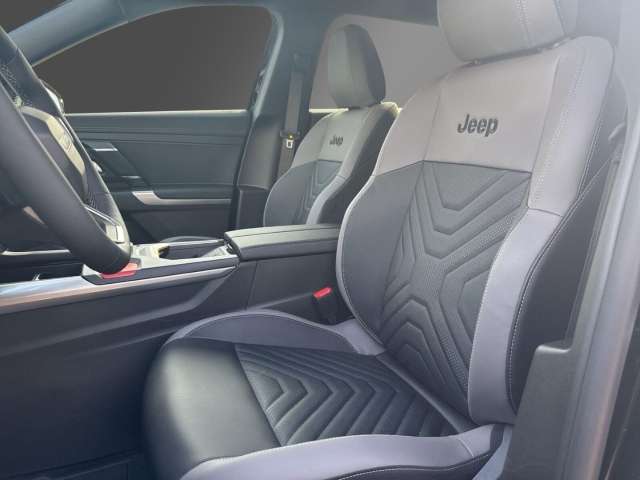 Fahrzeugbild eines Jeep Compass