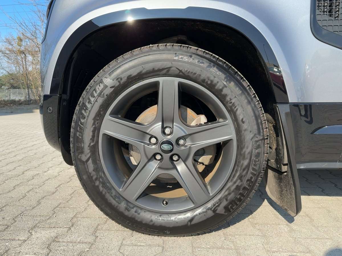 Fahrzeugbild eines Land Rover Defender