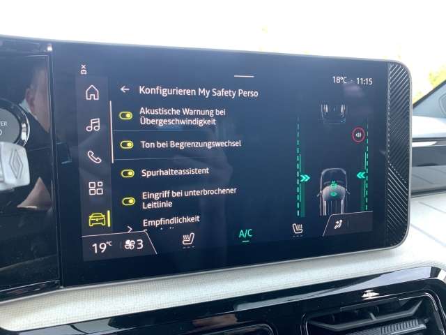 Fahrzeugbild eines Renault 4 E-TECH