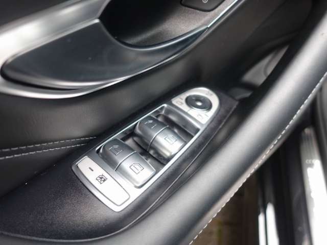 Fahrzeugbild eines Mercedes-Benz E-Klasse