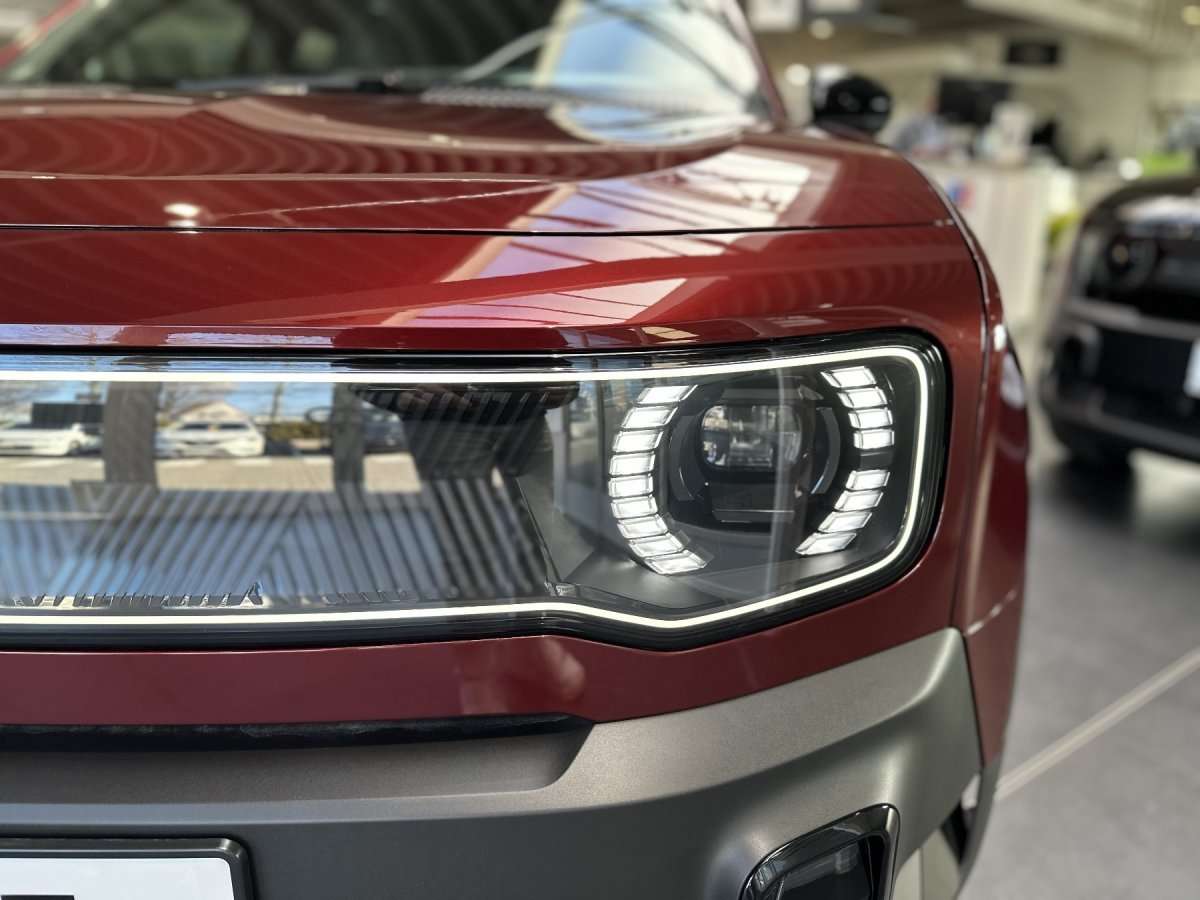 Fahrzeugbild eines Renault 4 E-TECH