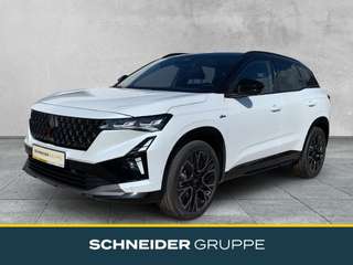 Schräge Frontansicht auf einen Renault Austral , freigestellt
