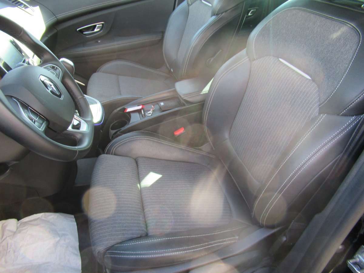 Fahrzeugbild eines Renault Grand Scénic