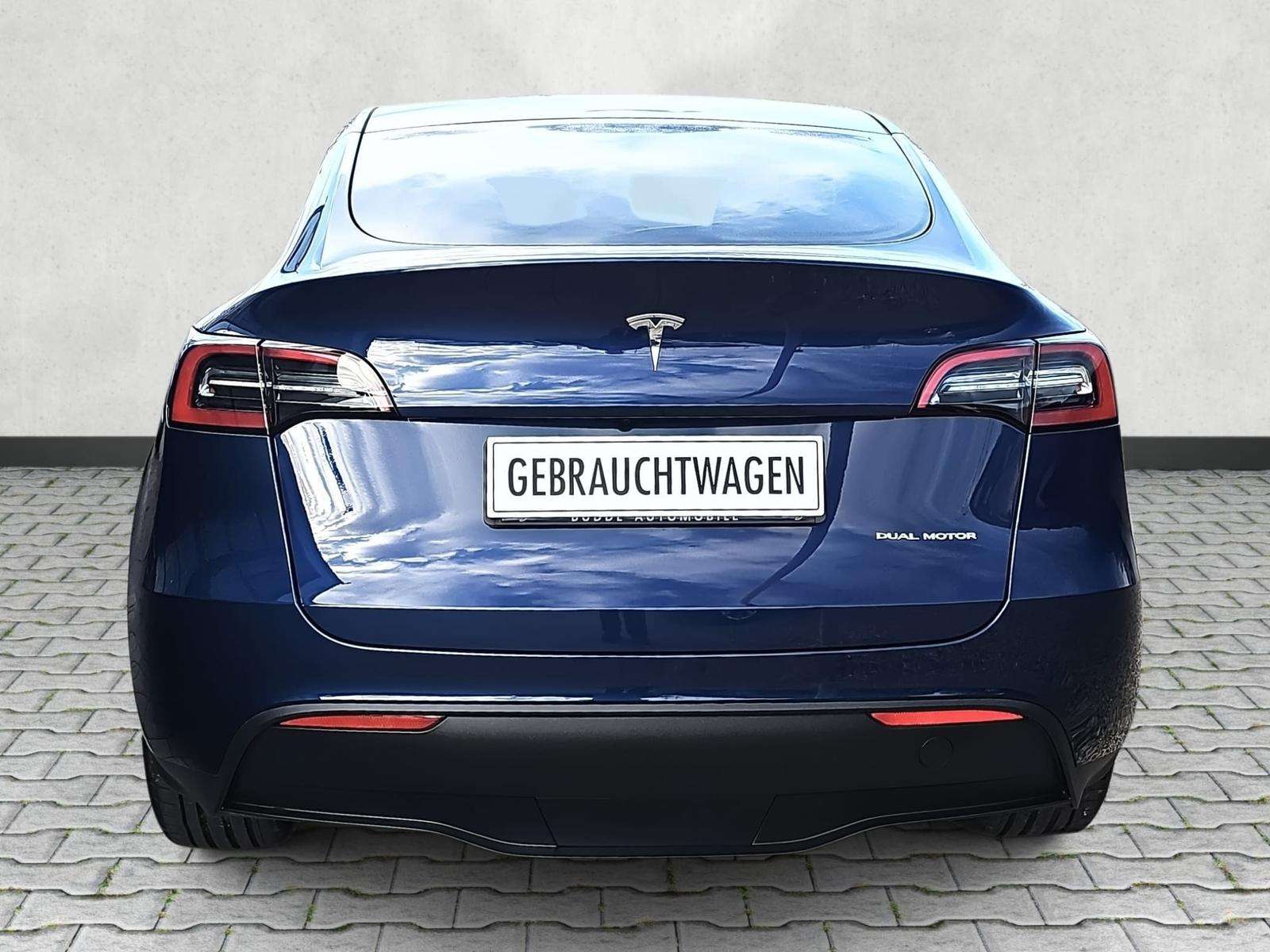 Fahrzeugbild eines TESLA Model Y