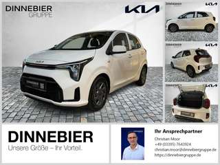 Schräge Frontansicht auf einen Kia Picanto , freigestellt