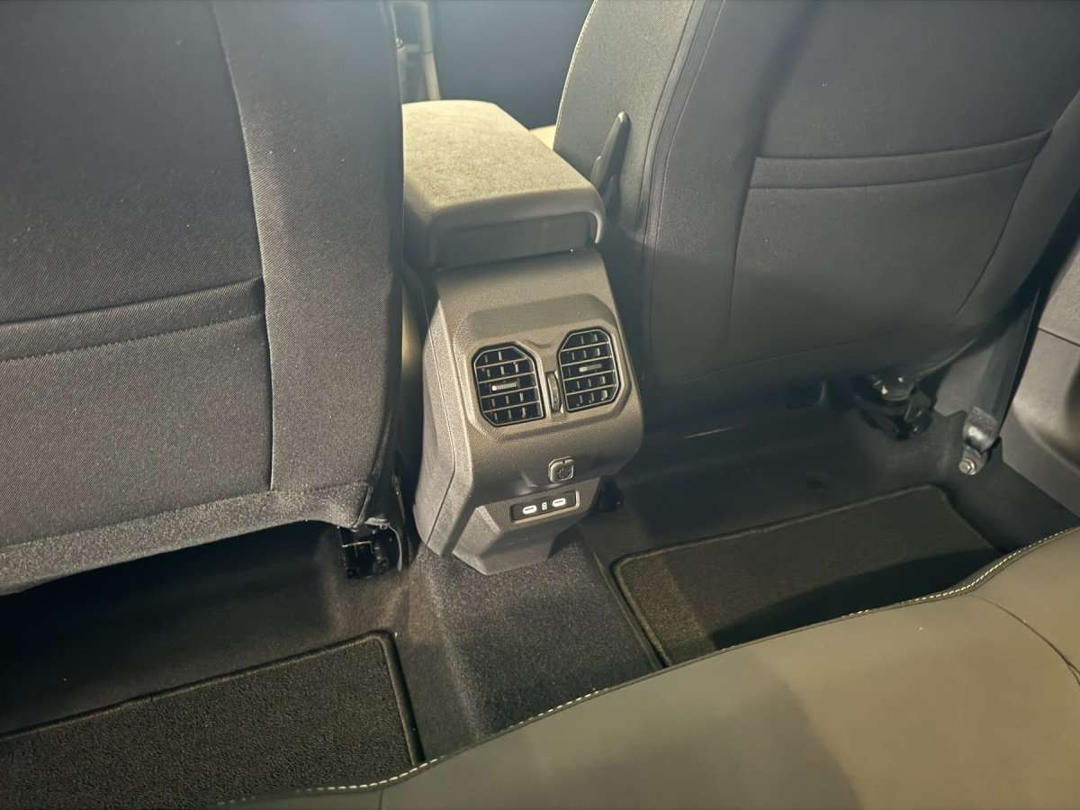 Fahrzeugbild eines Dacia Bigster