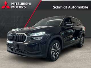Schräge Frontansicht auf einen Skoda Kodiaq , freigestellt