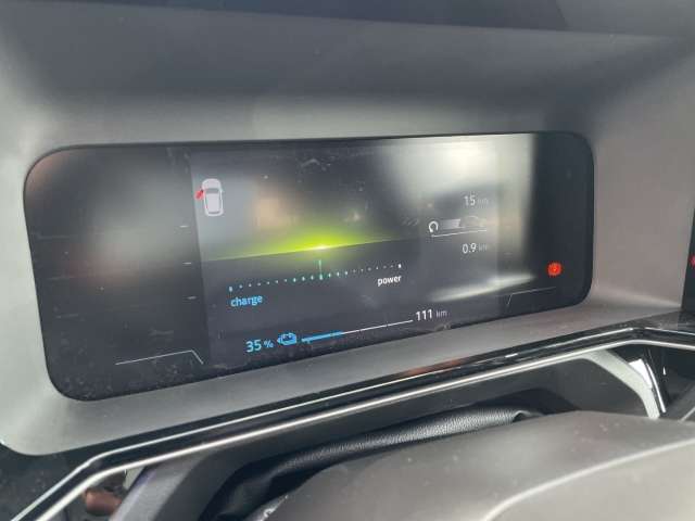 Fahrzeugbild eines Renault 4 E-TECH