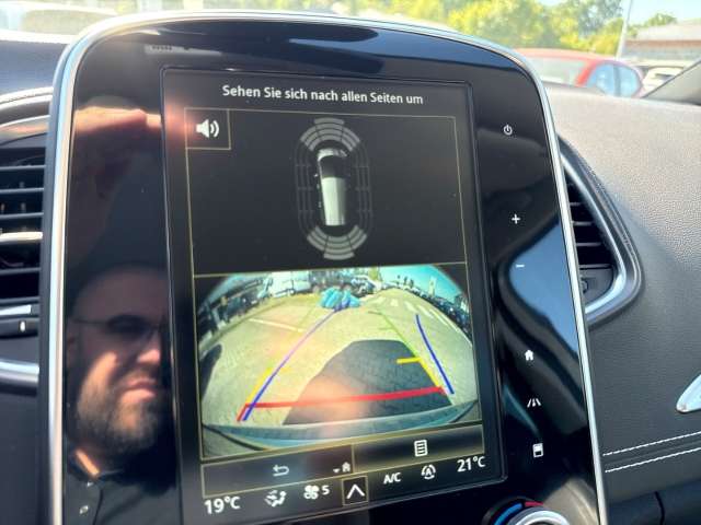 Fahrzeugbild eines Renault Grand Scénic