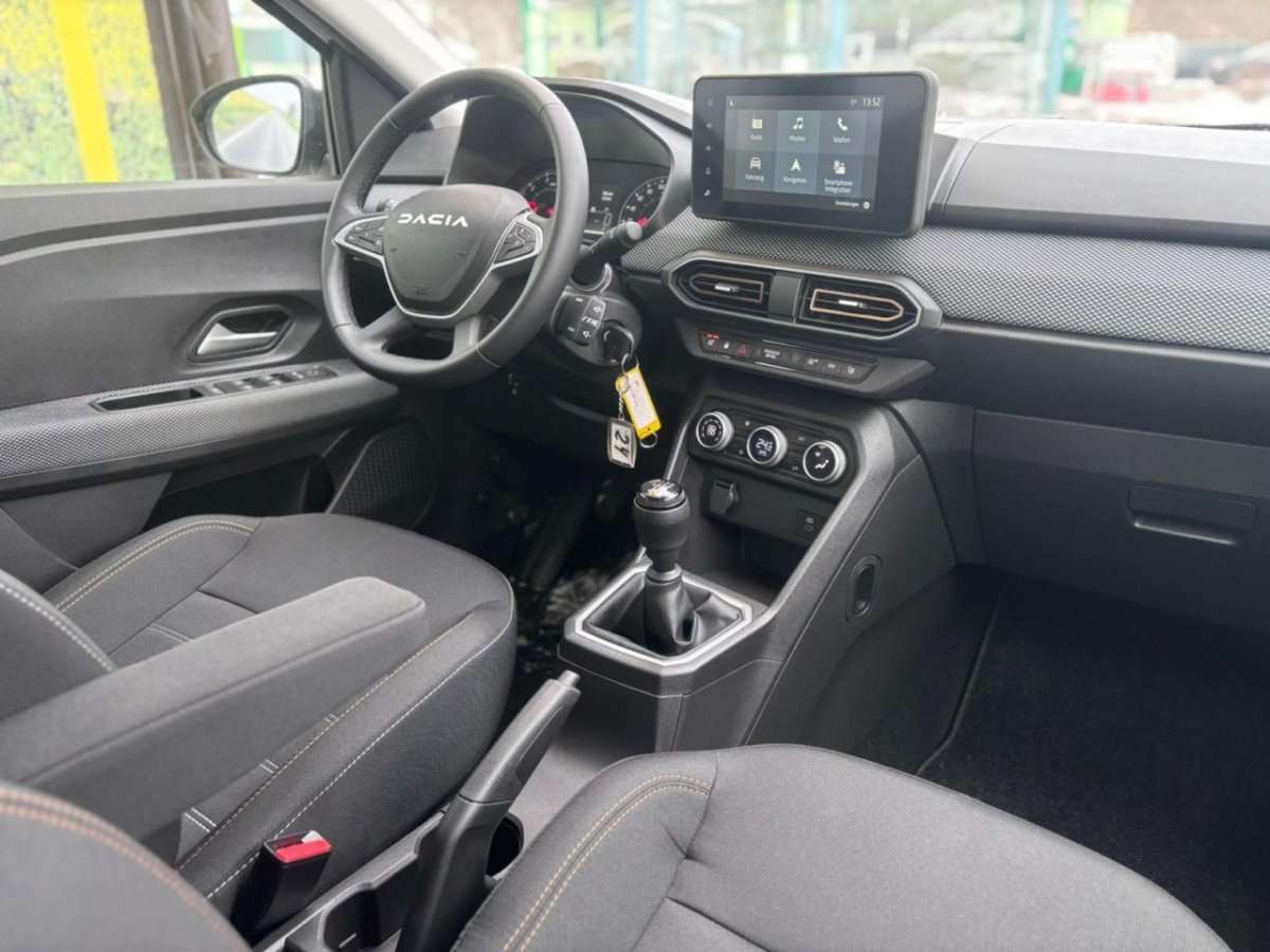 Fahrzeugbild eines Dacia Sandero