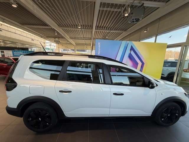 Fahrzeugbild eines Dacia Jogger