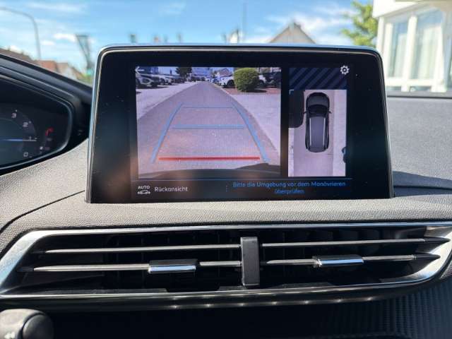 Fahrzeugbild eines Peugeot 5008