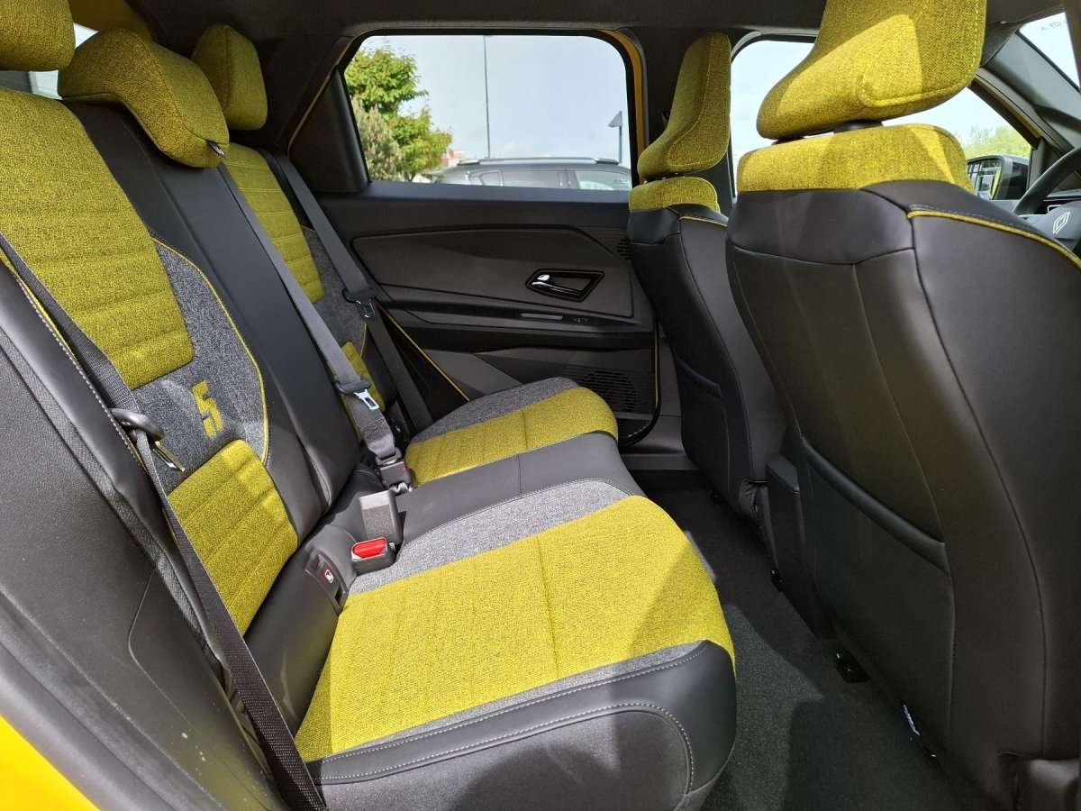 Fahrzeugbild eines Renault 5 E-TECH