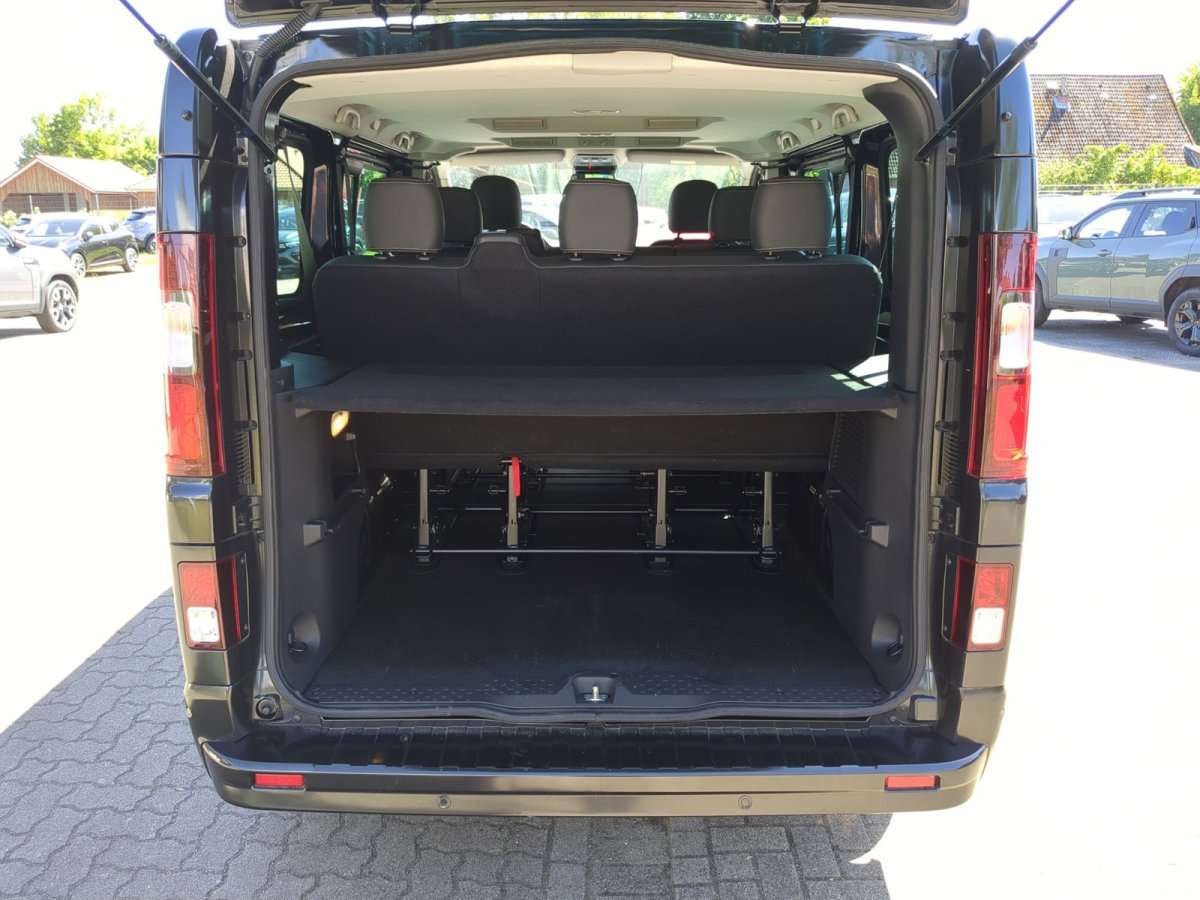 Fahrzeugbild eines Nissan Primastar