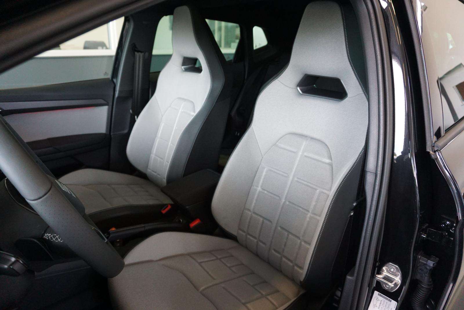 Fahrzeugbild eines SEAT Ibiza