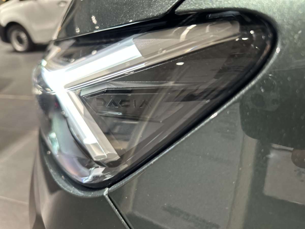 Fahrzeugbild eines Dacia Jogger