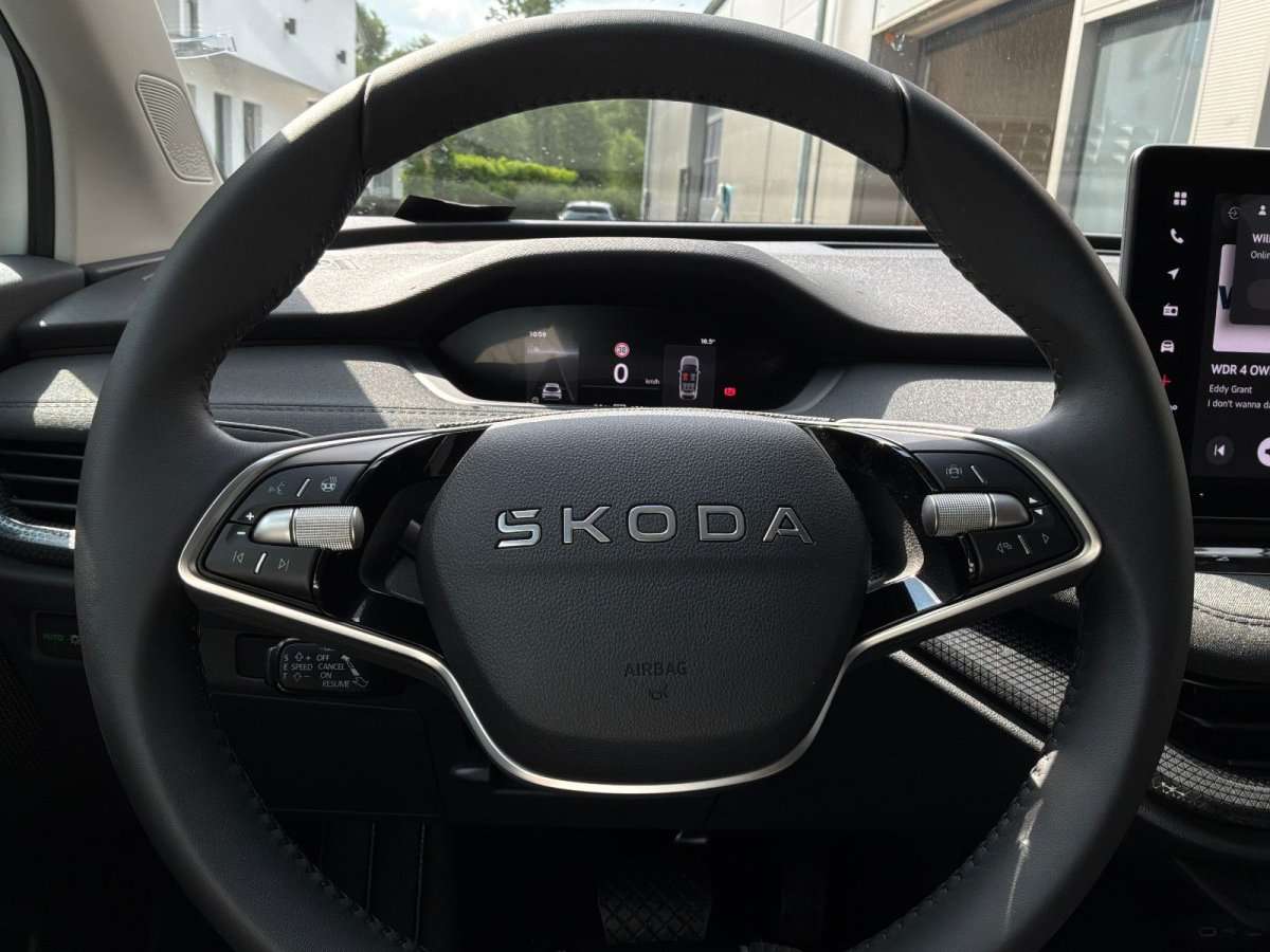 Fahrzeugbild eines Skoda ELROQ