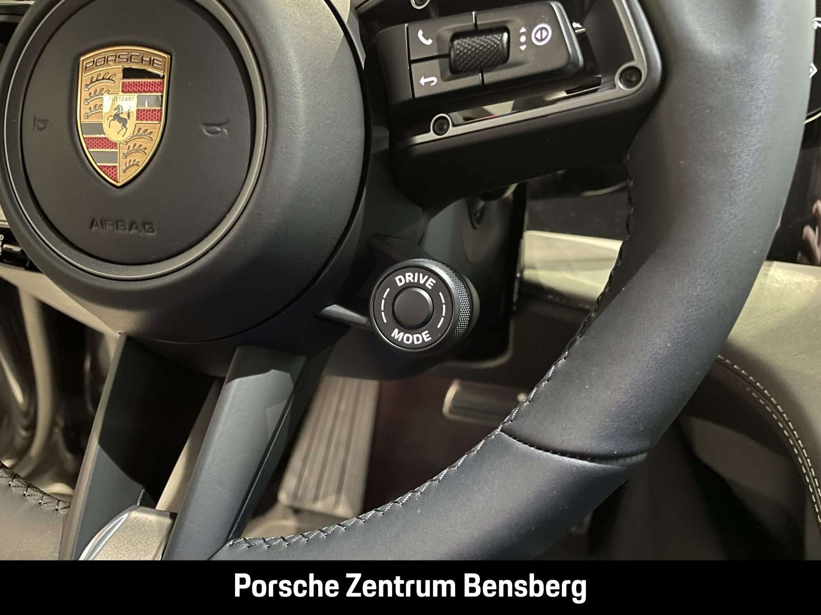 Fahrzeugbild eines Porsche Taycan
