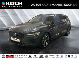 Schräge Frontansicht auf einen Volvo V60 , freigestellt