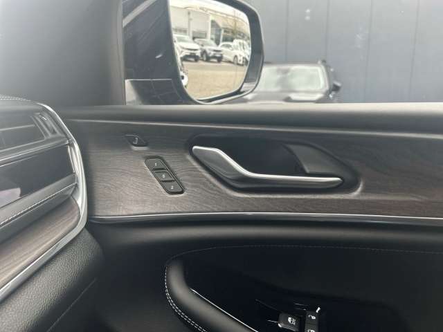 Fahrzeugbild eines Jeep Grand Cherokee