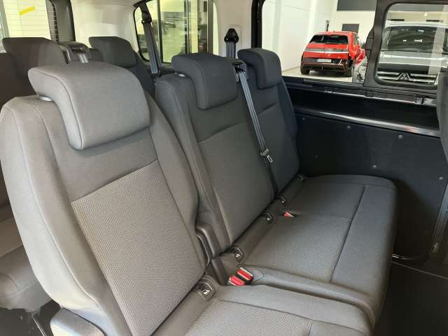 Fahrzeugbild eines Opel Vivaro