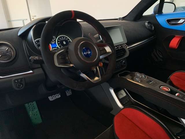 Fahrzeugbild eines Alpine A110