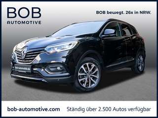 Schräge Frontansicht auf einen Renault Kadjar , freigestellt
