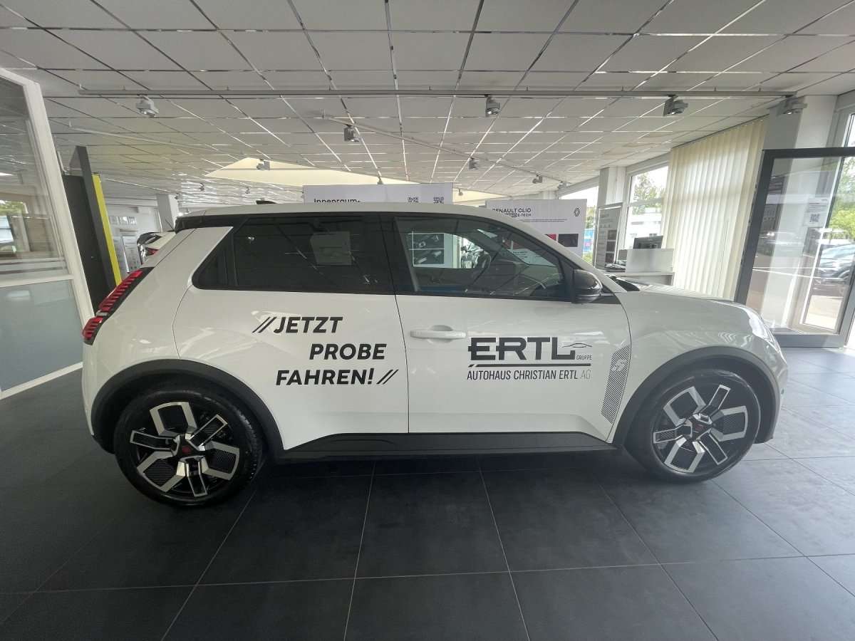 Fahrzeugbild eines Renault 5 E-TECH